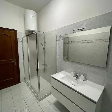 Anna House Apartment *